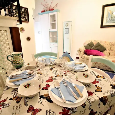 Holidaycasa Bruno Centrale A Due Passi Dal Mare Appartamento Sperlonga